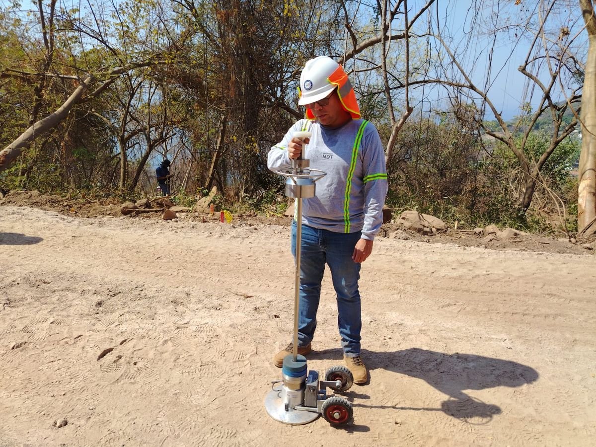Ensayo LWD para evaluación de bases